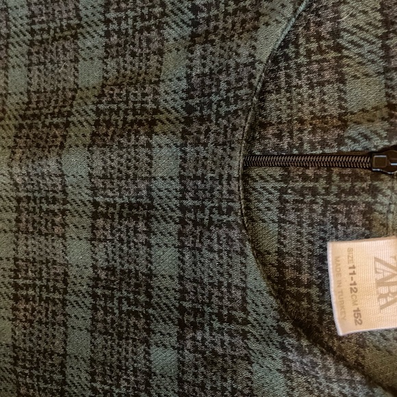 Plaid Short Sleeve Dress with Chain Detail - Picture 3 of 5